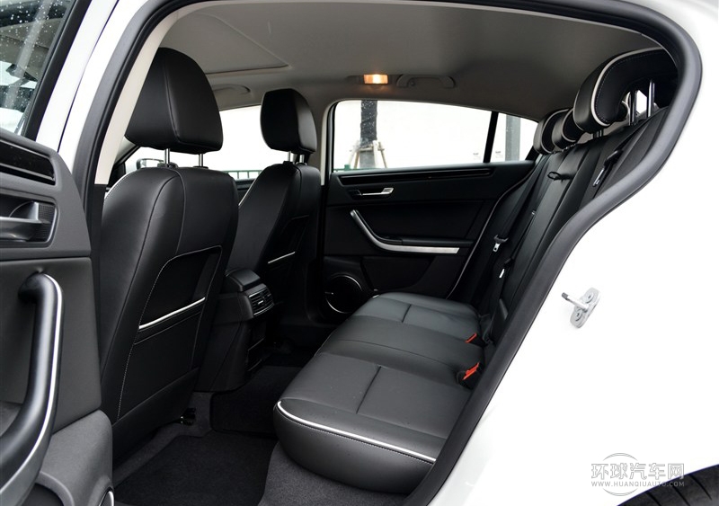 2014款 兩廂 1.6T 自動致臻型(白色)