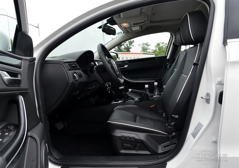 2014款 兩廂 1.6T 自動致臻型(白色)