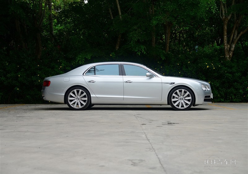 2013款 6.0T W12 豪華版