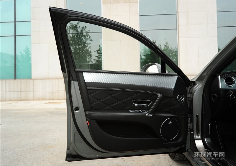 2013款 6.0T W12 尊貴版