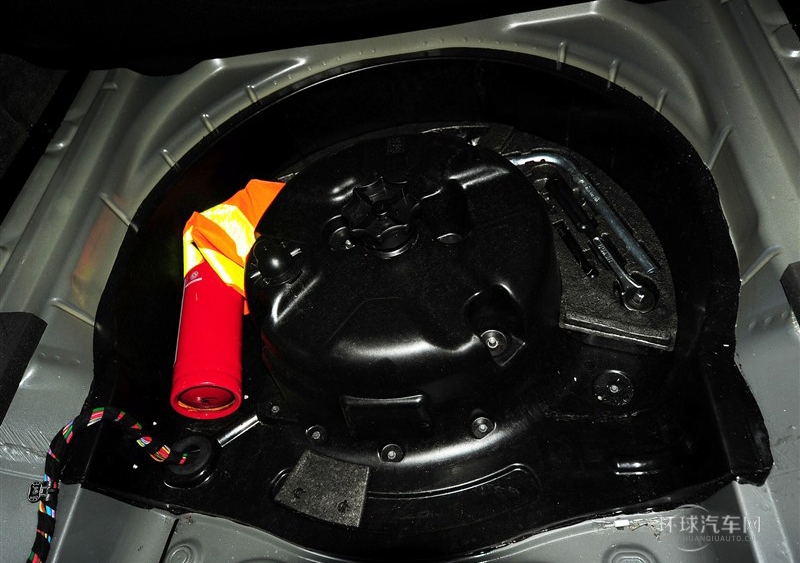 2013款 6.0T W12 尊貴版