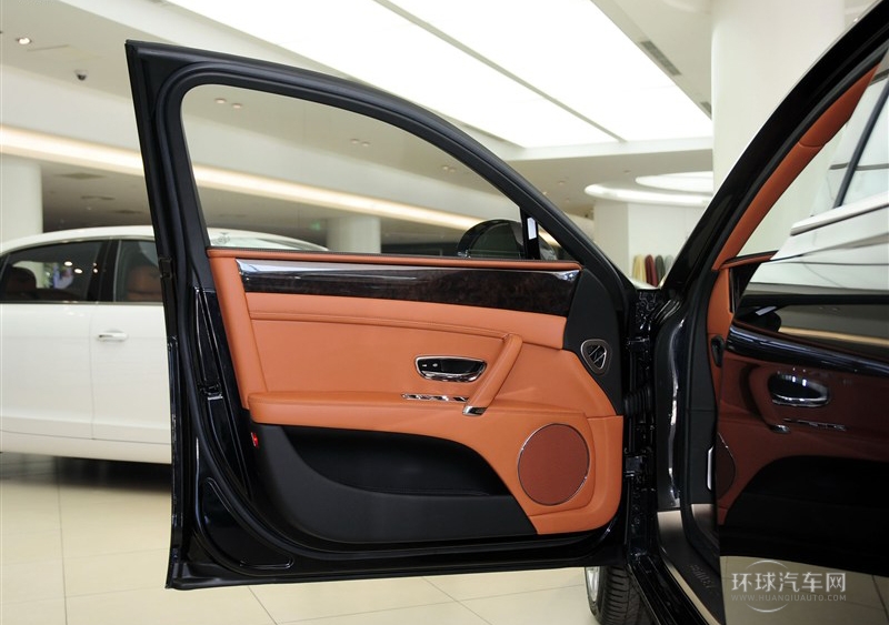 2014款 4.0T V8 尊貴版