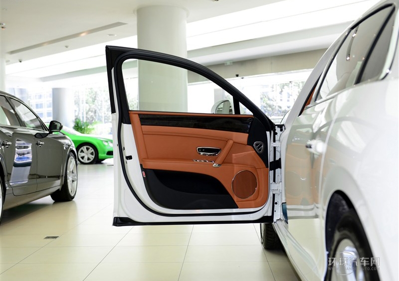 2014款 4.0T V8 標準版