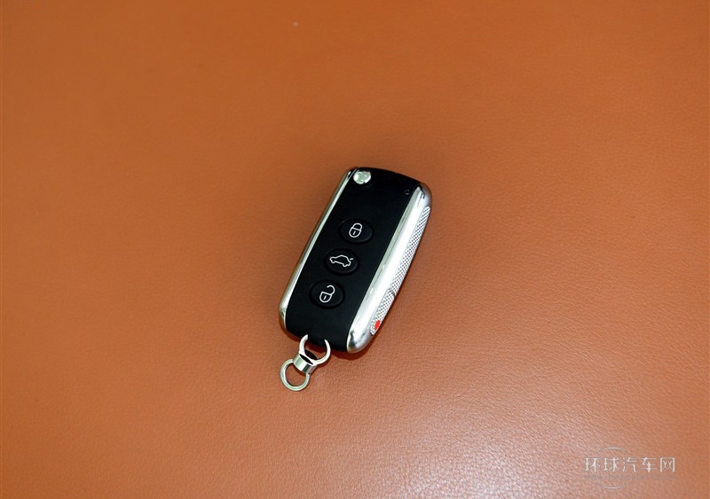 2014款 4.0T V8 標準版