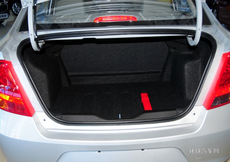 2013款 三廂 1.2L 手動理想版