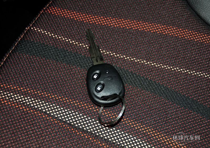 2013款 三廂 1.2L 手動時尚幸福版