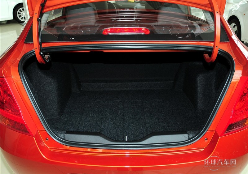 2013款 三廂 1.2L 手動時尚幸福版