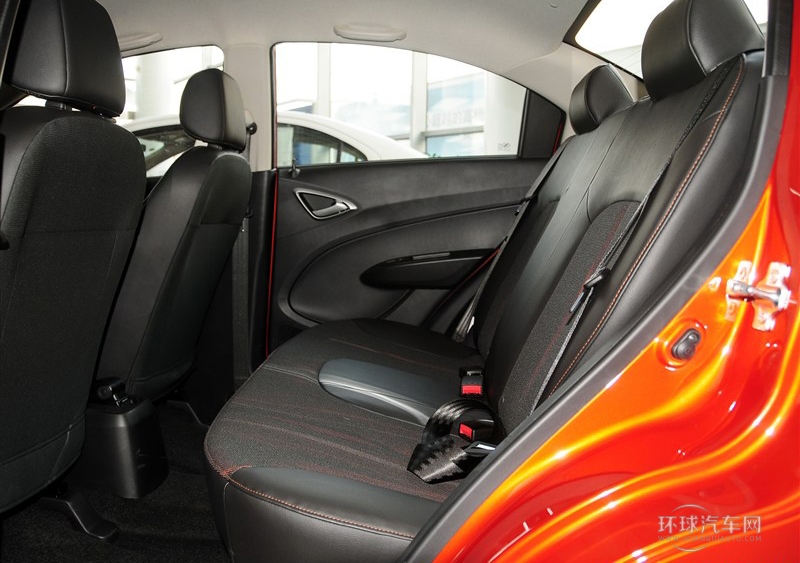 2013款 三廂 1.2L 手動時尚幸福版