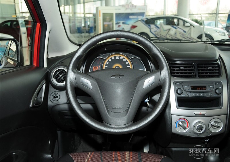 2013款 三廂 1.2L 手動時尚幸福版