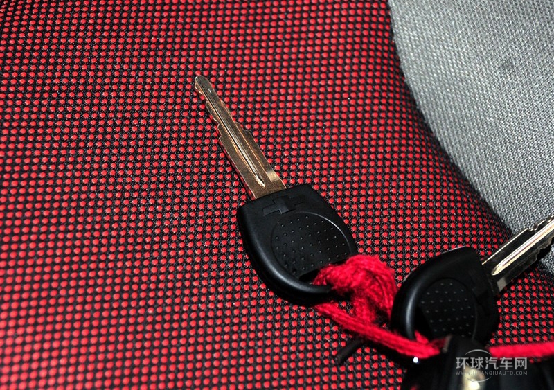 2013款 三廂 1.2L 手動時尚版