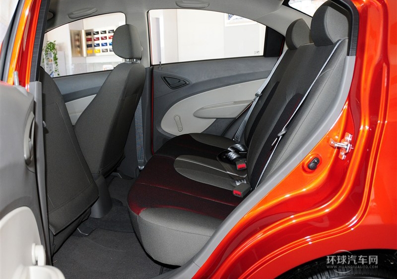 2013款 三廂 1.2L 手動時尚版