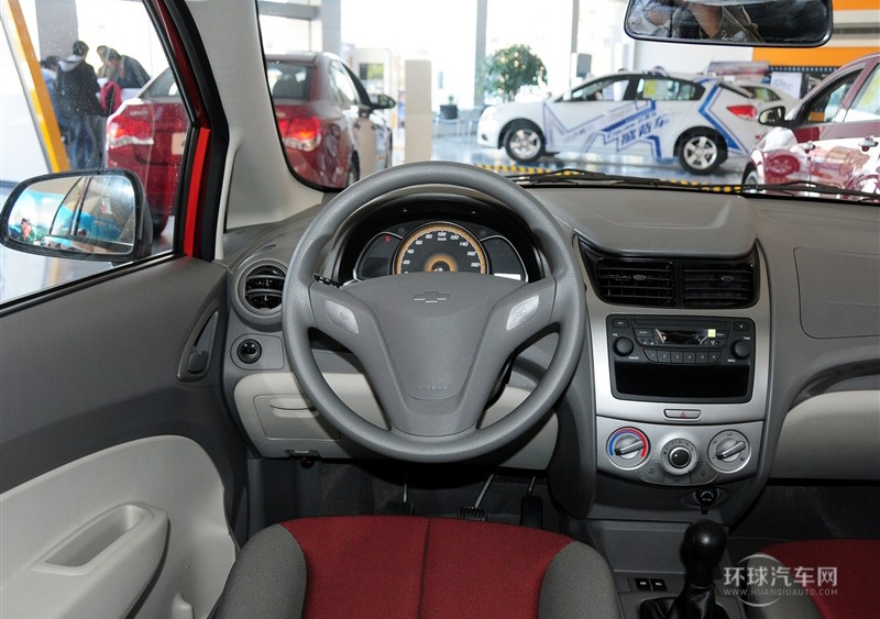 2013款 三廂 1.2L 手動時尚版