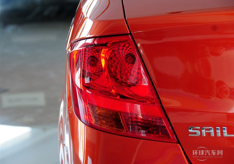 2013款 三廂 1.2L 手動時尚版