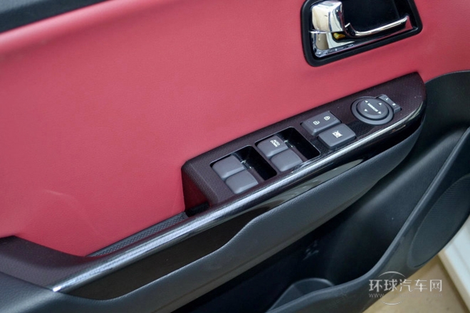 2012款 兩廂 1.4L AT 炫酷紀(jì)念版