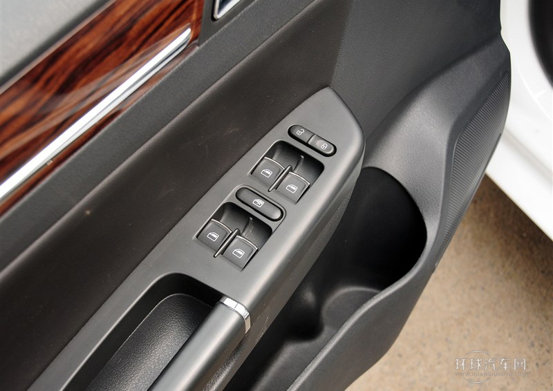 2014款 1.6L 自動豪華型