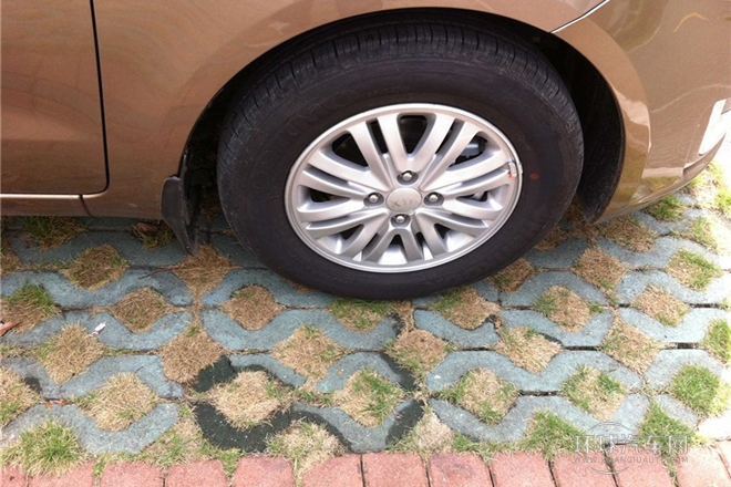 2012款 三廂 1.4L AT TOP紀(jì)念版