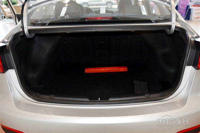 2013款 1.6L 自動Premium