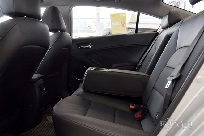 2013款 1.6L 自動Premium