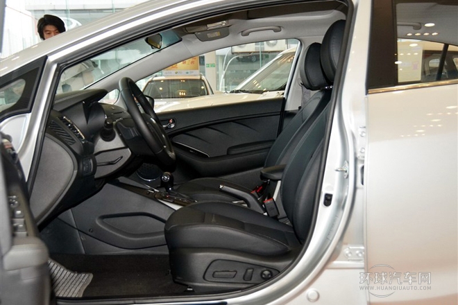 2013款 1.6L 自動Premium