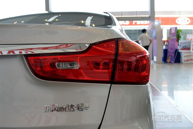 2013款 1.6L 自動(dòng)Premium