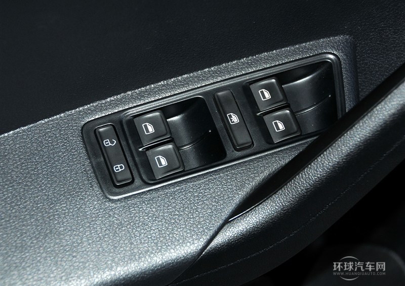 2013款 1.6L 手動時尚型