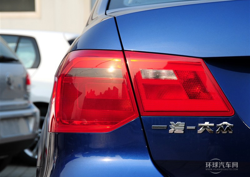 2013款 1.6L 自動(dòng)豪華型