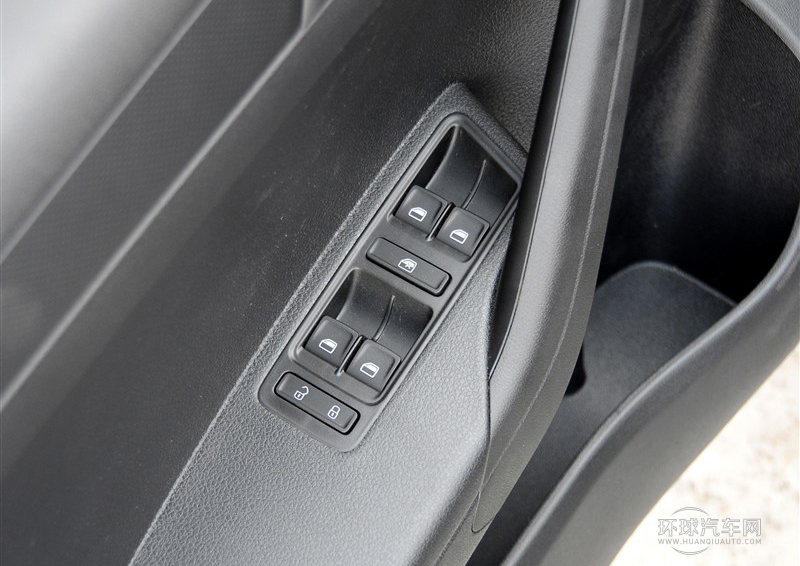 2013款 1.6L 自動時尚型