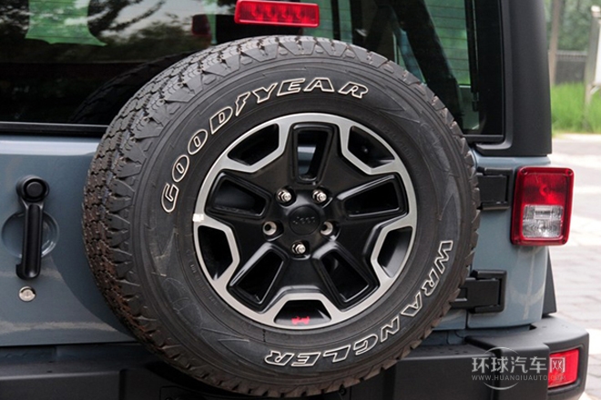 2013款 3.6L 四門十周年紀念版