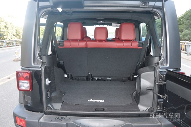 2013款 3.6L 四門(mén)十周年紀(jì)念版