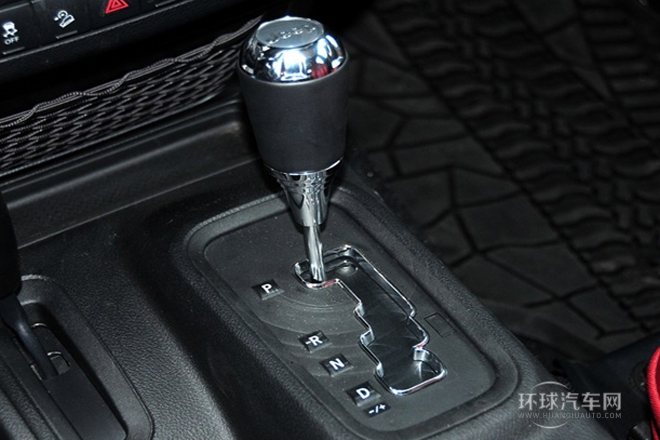 2013款 3.6L 四門十周年紀念版