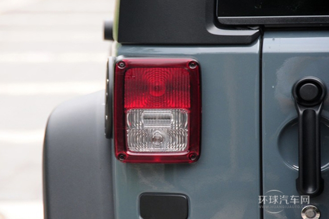 2013款 3.6L 四門十周年紀念版