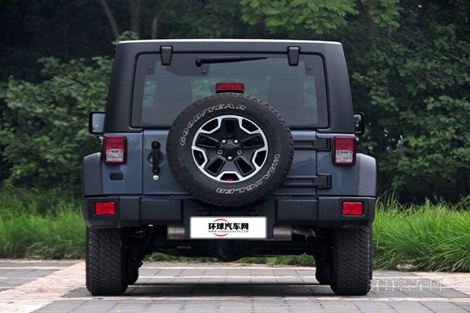 2013款 3.6L 四門(mén)十周年紀(jì)念版