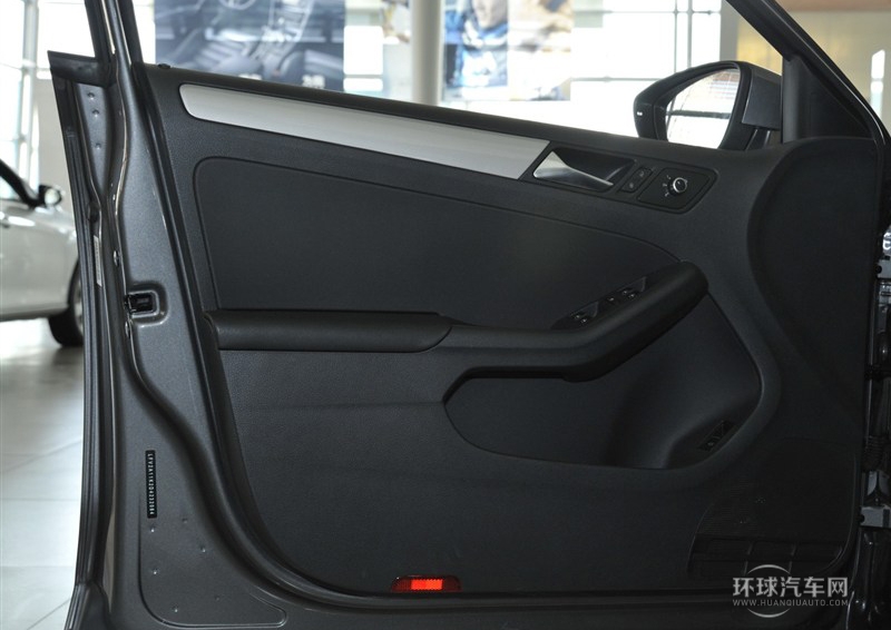 2014款 1.6L 手動(dòng)時(shí)尚型