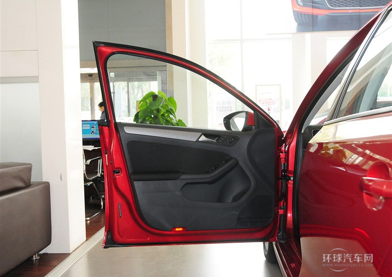 2014款 1.6L 自動(dòng)時(shí)尚型