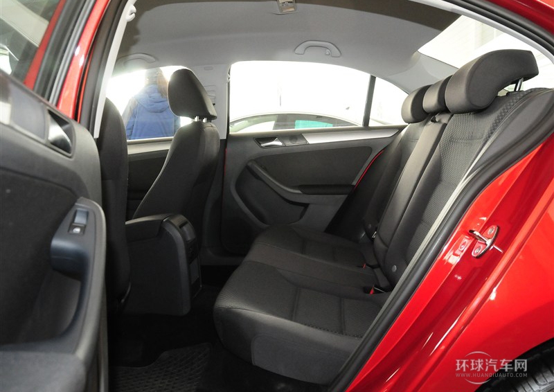 2014款 1.6L 自動(dòng)時(shí)尚型