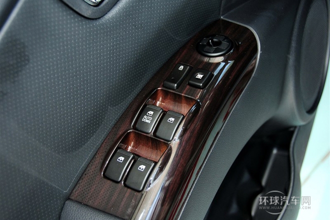 2013款 2.0L 手動兩驅版GLS