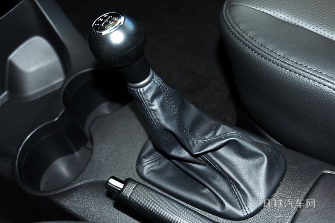 2013款 2.0L 手動兩驅版GLS