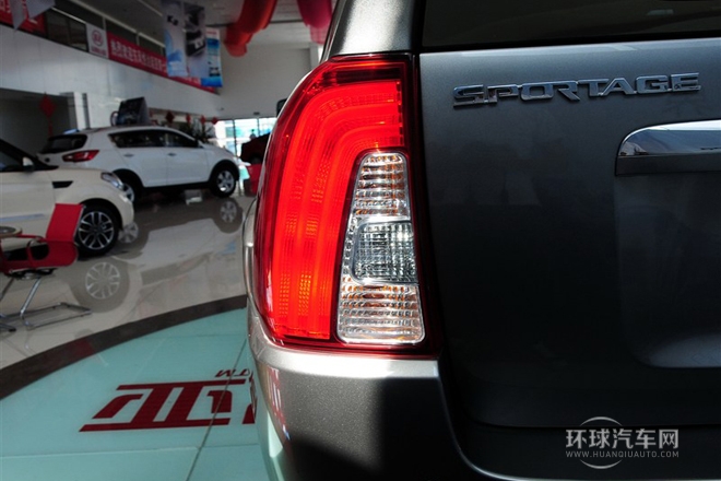 2013款 2.0L 手動(dòng)兩驅(qū)版GLS