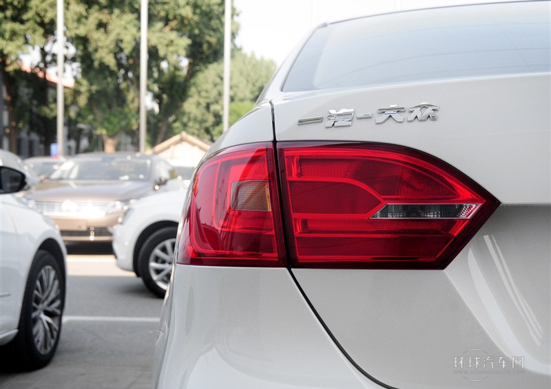 2014款 改款 1.6L 手動時尚型