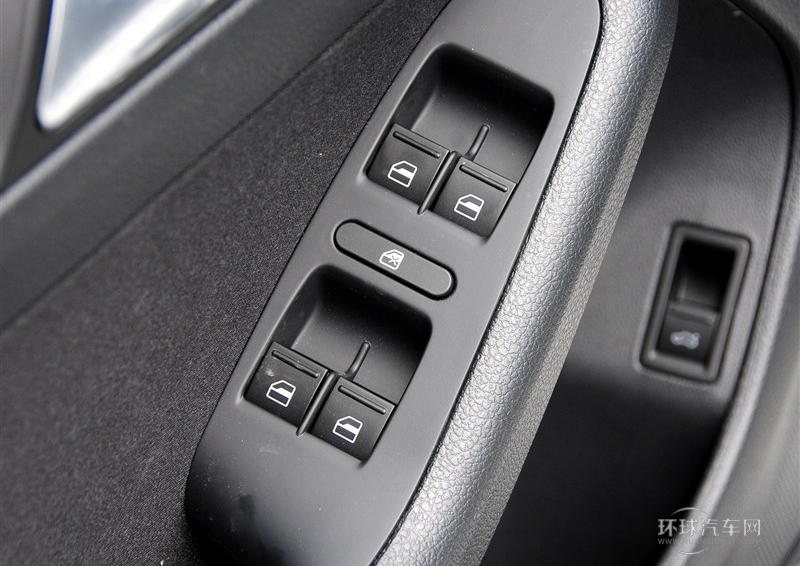 2014款 改款 1.6L 自動時尚型