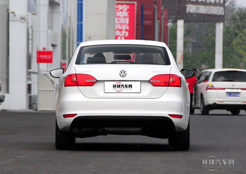 2014款 改款 1.6L 自動(dòng)時(shí)尚型