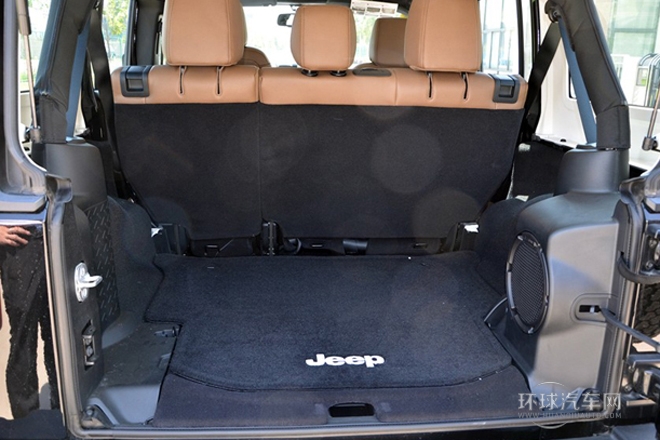 2013款 3.6L 四門版 Sahara