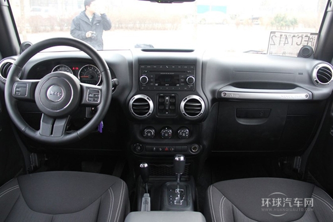 2014款 3.0L 四門版 Sahara