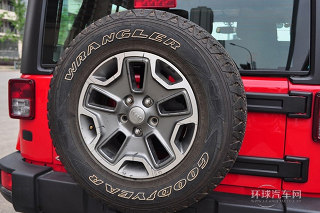 2014款 2.8TD 四門版 Sahara