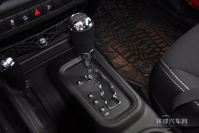 2014款 2.8TD 四門版 Sahara