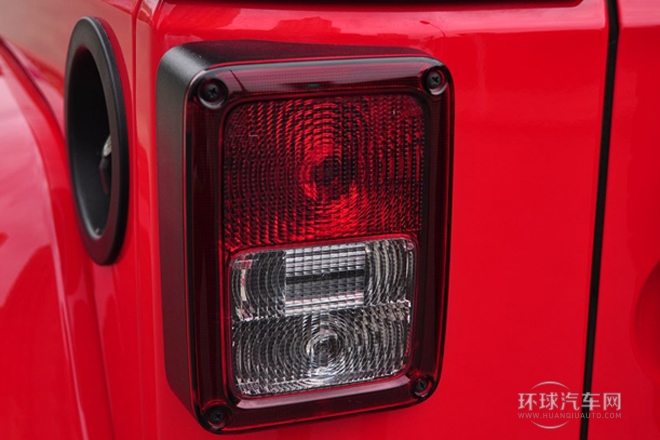 2014款 2.8TD 四門版 Sahara