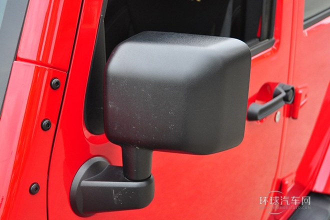 2014款 2.8TD 四門版 Sahara