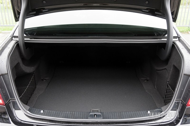 2015款E320L運(yùn)動(dòng)版4MATIC