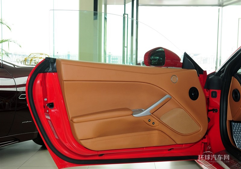 2013款 6.3L 標(biāo)準(zhǔn)型