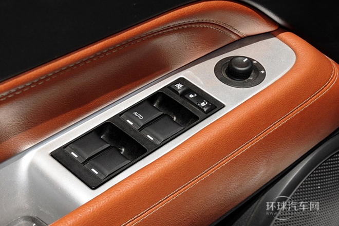 2014款 改款 2.4L 四驅(qū)豪華導(dǎo)航版